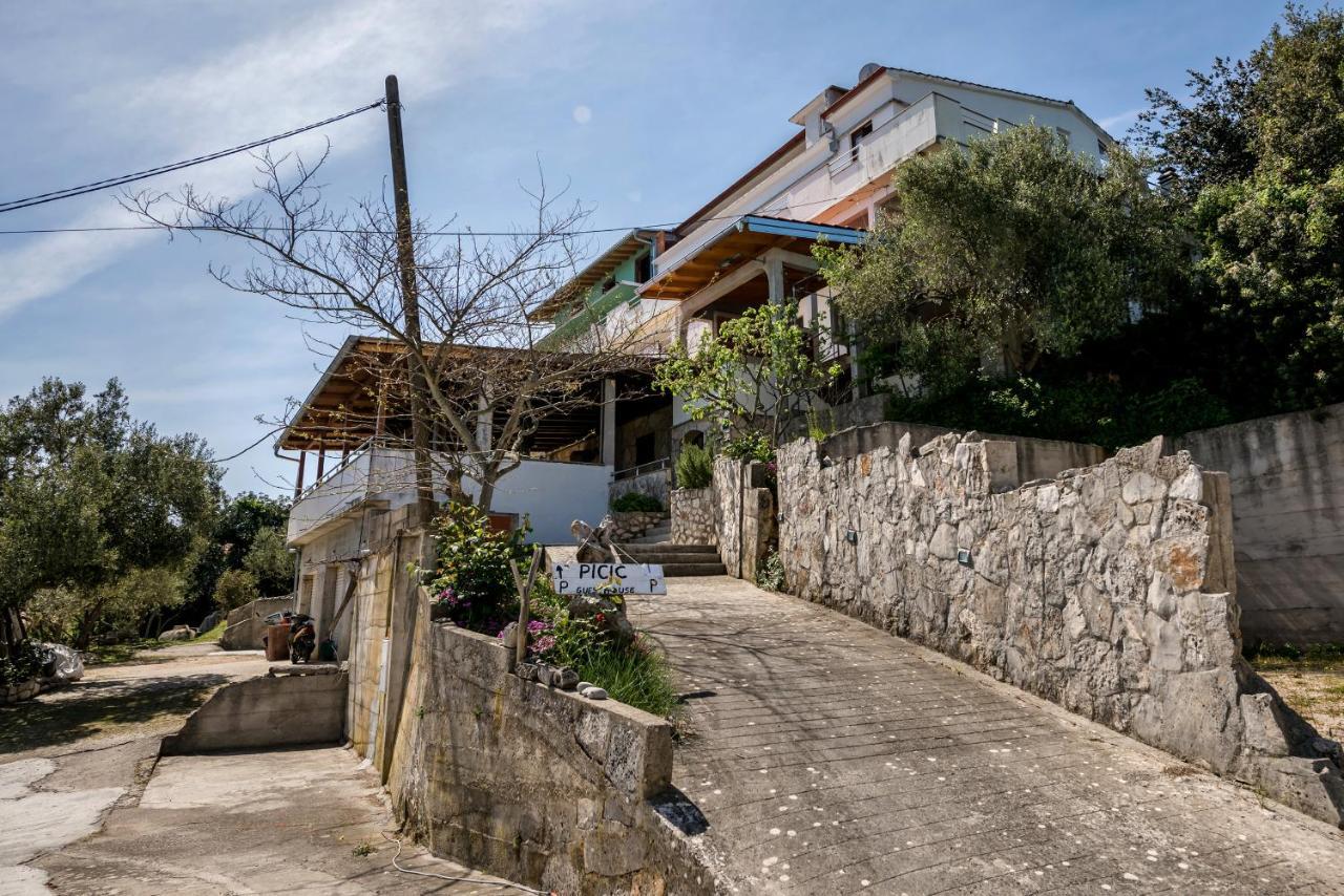 Picic Guesthouse Luka Kültér fotó